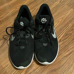 Women’s Nike flex sneakers